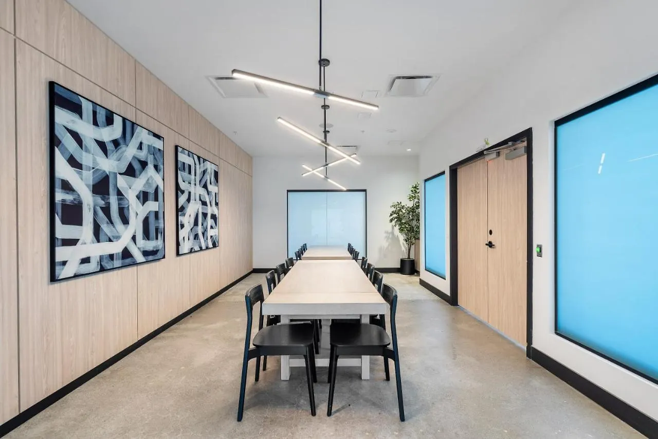 Stylish & Modern 2-Bedroom Apartment Vancouver Canada