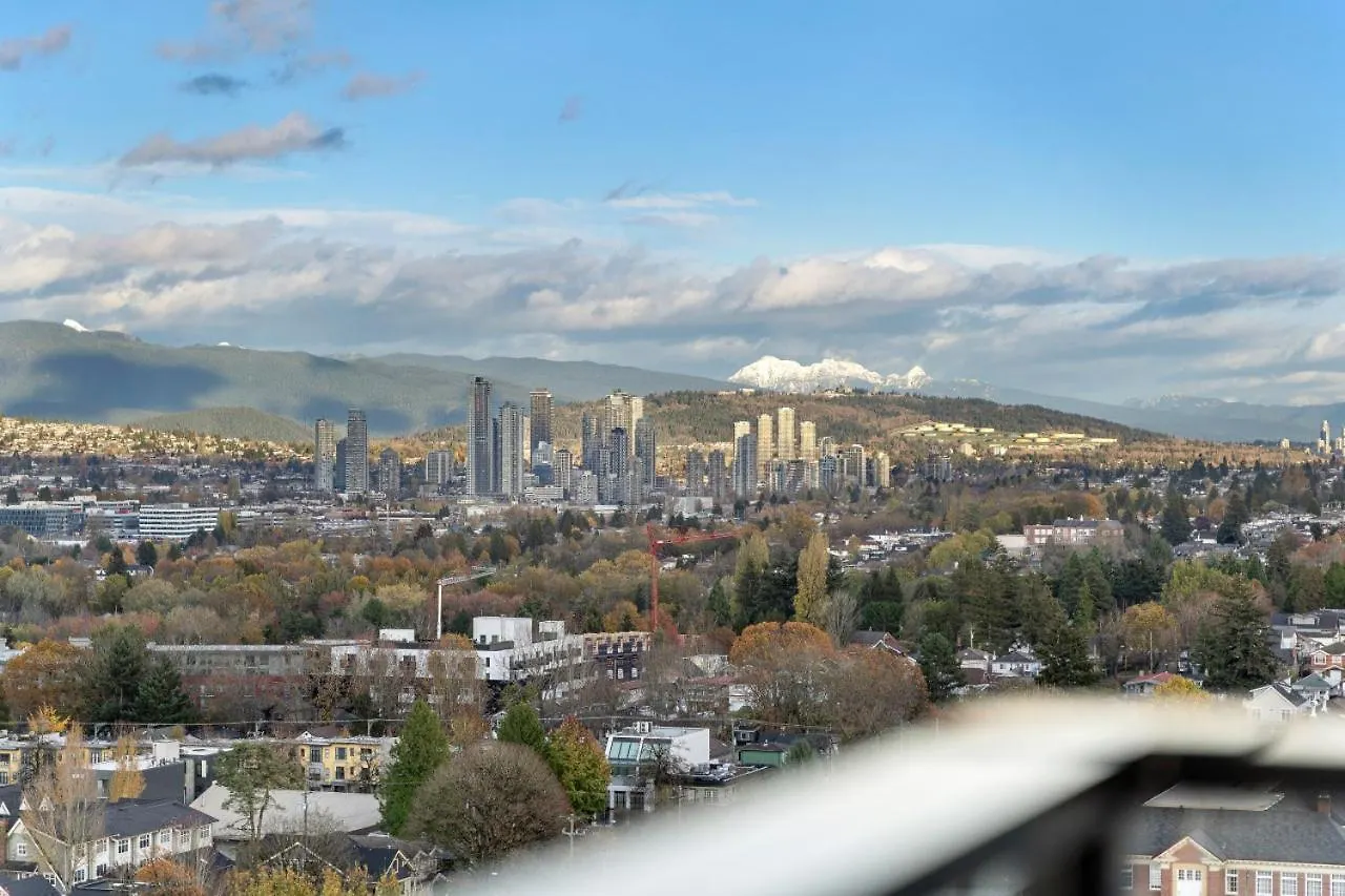 Stylish & Modern 2-Bedroom Apartment Vancouver