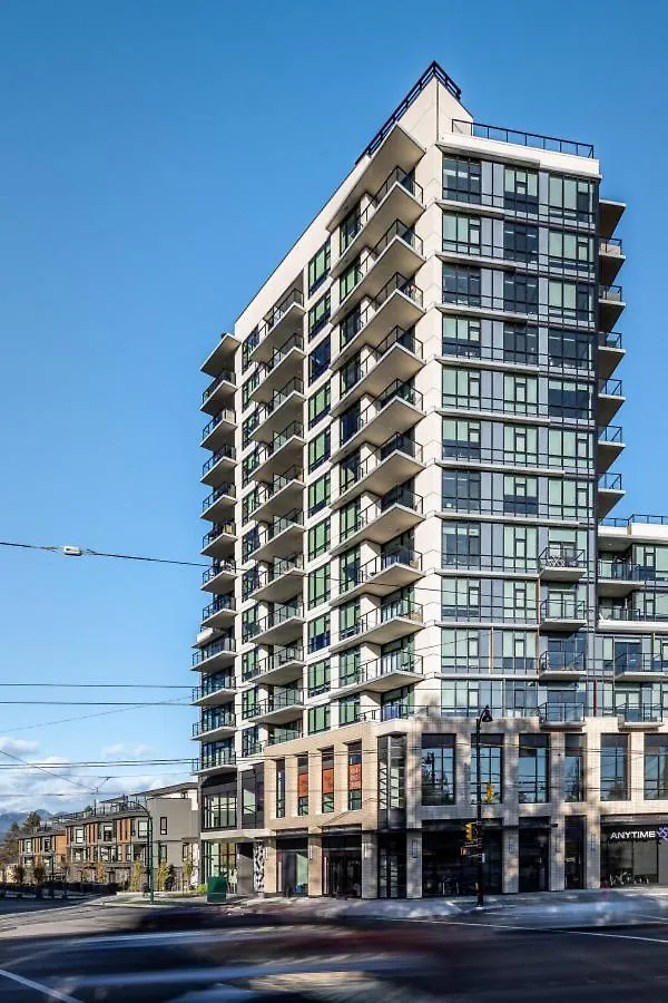 Stylish & Modern 2-Bedroom Apartment Vancouver