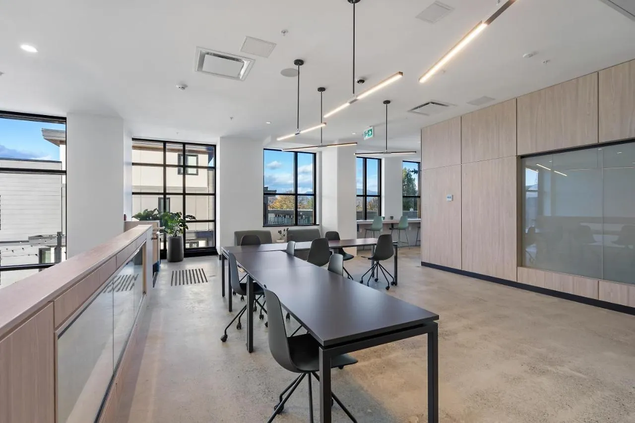 Stylish & Modern 2-Bedroom Apartment Vancouver